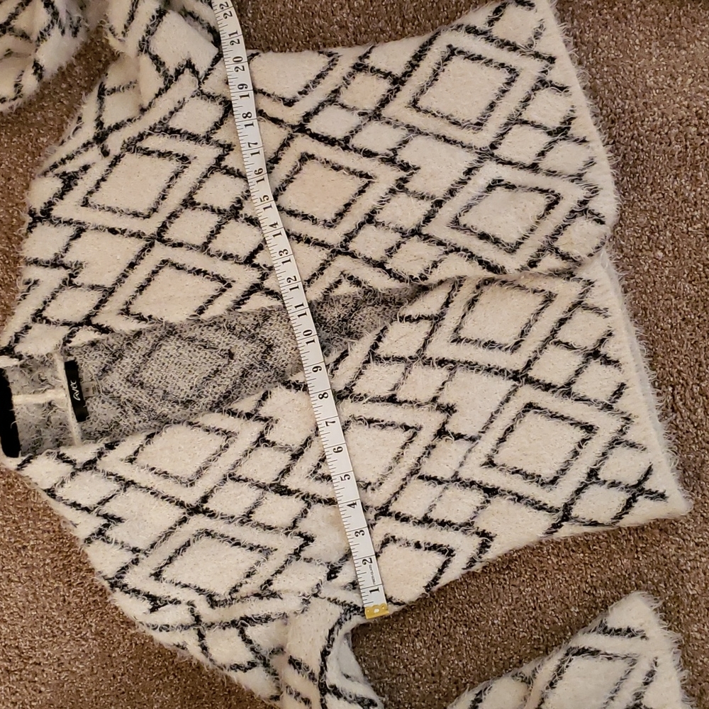 Avec Les Filles Black & White Eyelash Cardigan Size M - Picture 9 of 10